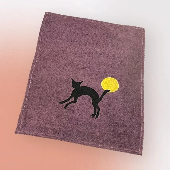 Lot/2 𝑯𝒂𝒏𝒅𝒎𝒂𝒅𝒆 Halloween Hand Towels - Picture 6 of 12